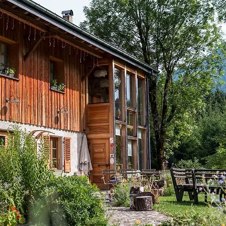 Отель Auberge Le Moulin De Lere Restaurant Frederic Molina 1 Etoile