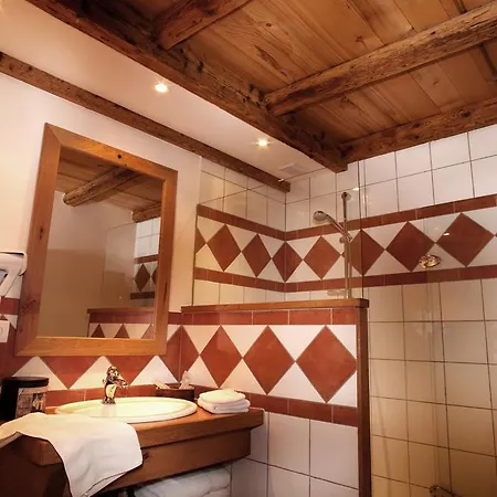 Auberge Le Moulin De Lere Restaurant Frederic Molina 1 Etoile